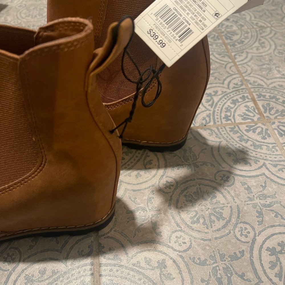 Universal thread from Target boots. - Picture 3 of 4